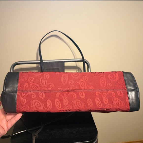 Brighton Collectibles Red Swirl Jacquard Shoulder Bag Tote Zip Top Heart Charm - Picture 8 of 8